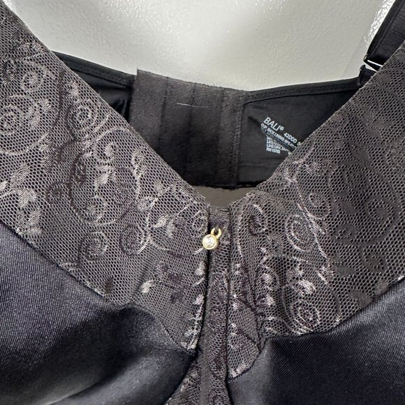 Bali 42DDD Bra Womens Black Underwire Floral Adjustable Straps Back Clasp - Picture 2 of 16